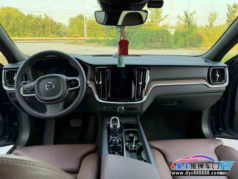 23年沃尔沃S60轿车抵押车出售