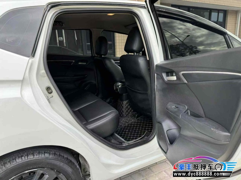 14年本田飞度轿车抵押车出售