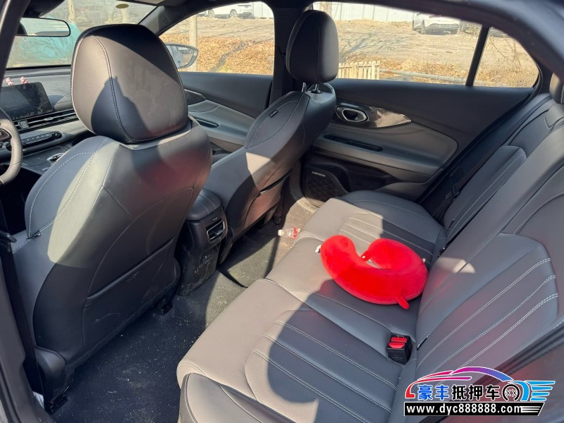 25年传祺影豹轿车抵押车出售