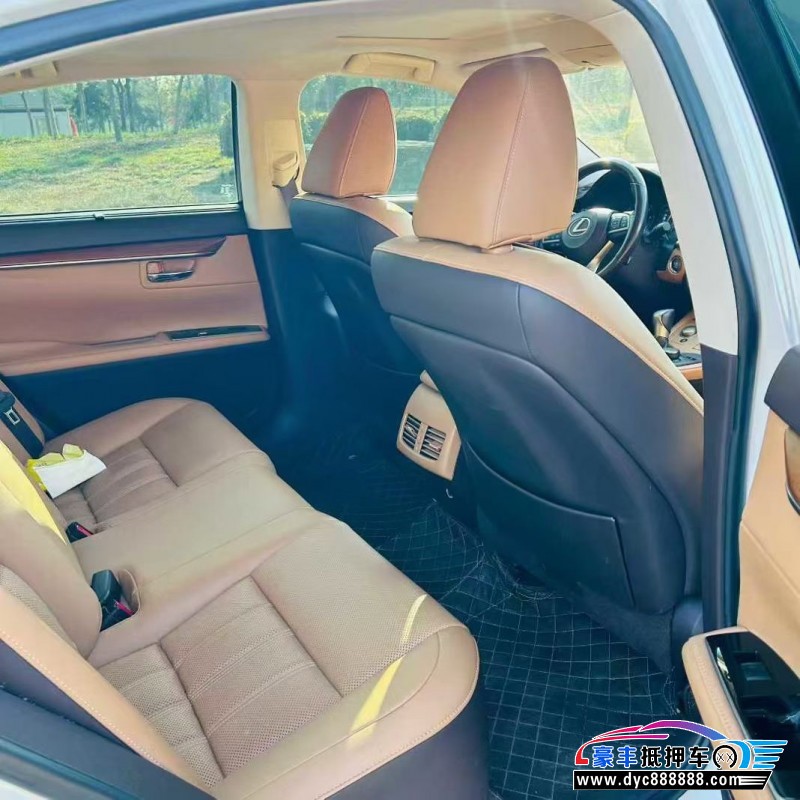 17年雷克萨斯ES轿车抵押车出售