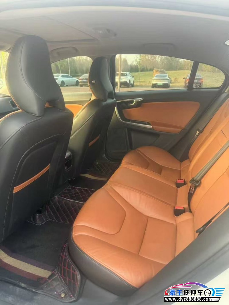 15年沃尔沃S60轿车抵押车出售