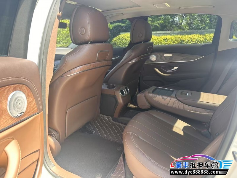 18年奔驰E轿车抵押车出售