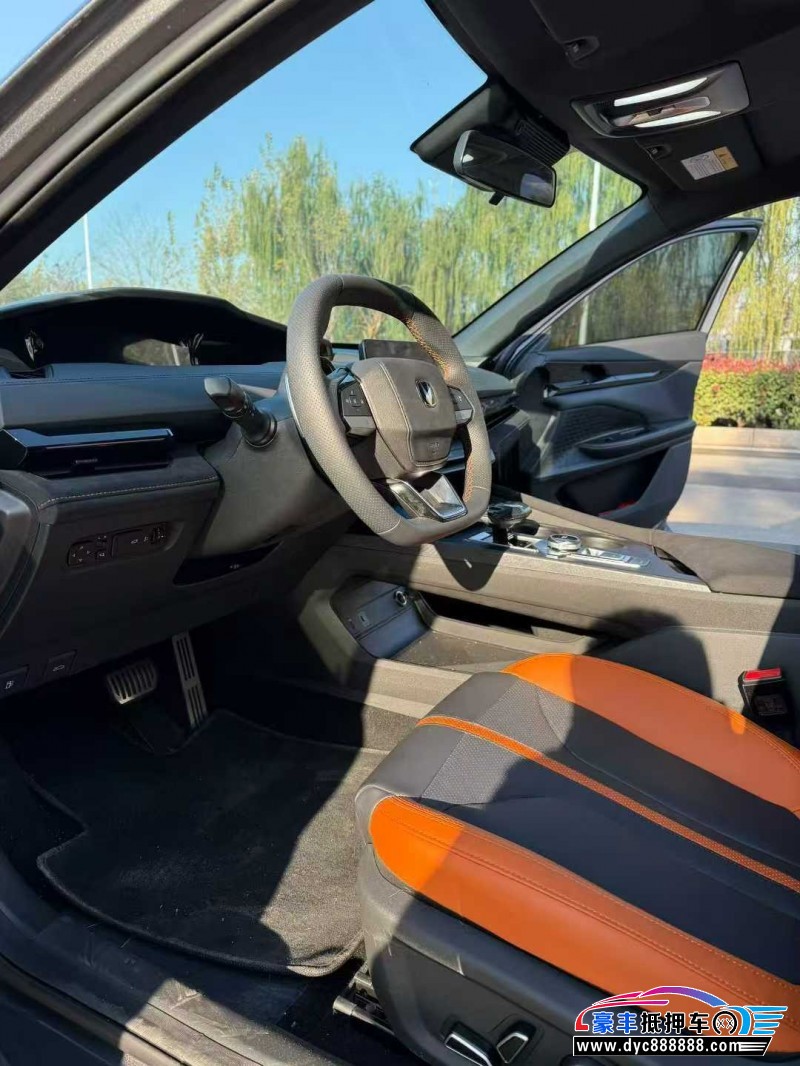 25年长安长安UNI轿车抵押车出售