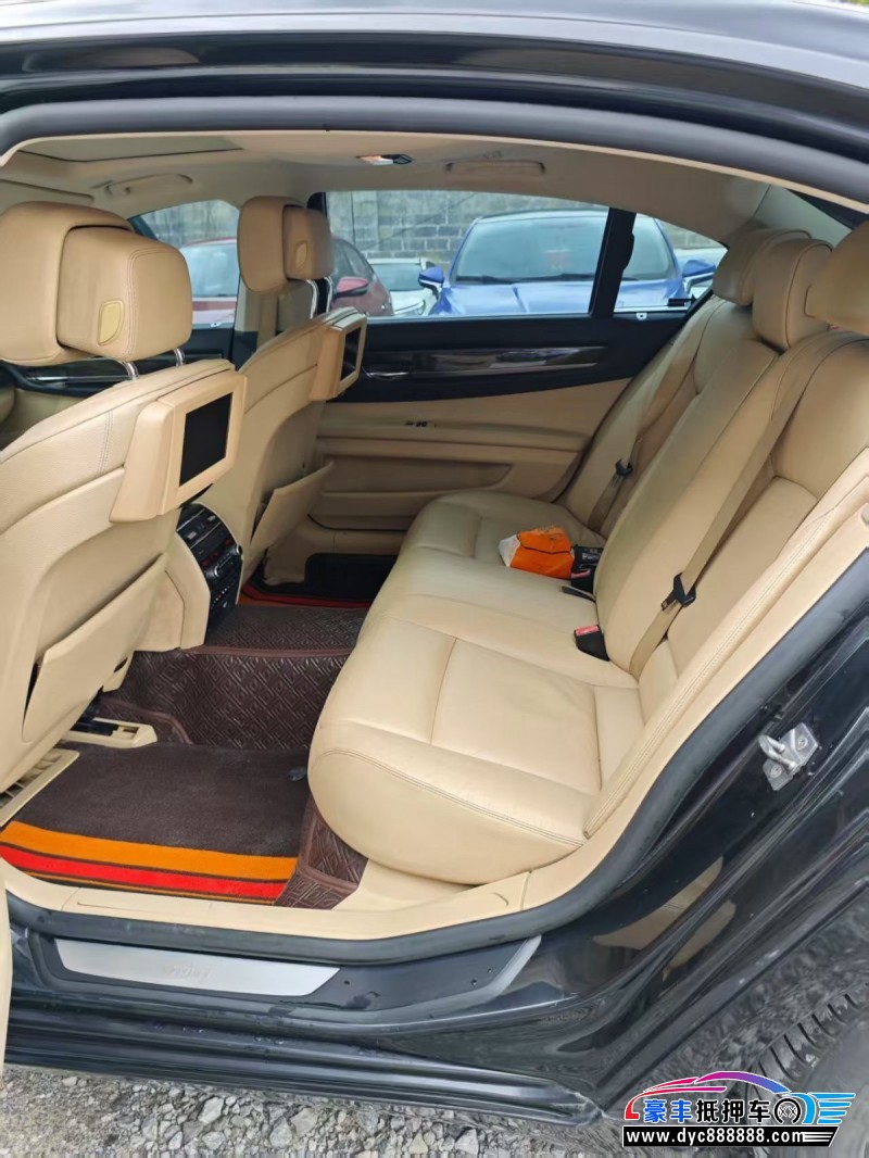 11年宝马7系轿车抵押车出售