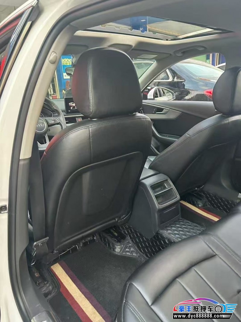 17年奥迪A4L轿车抵押车出售