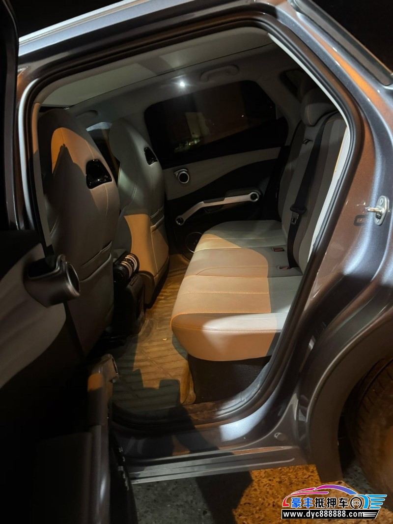 24年比亚迪元轿车抵押车出售