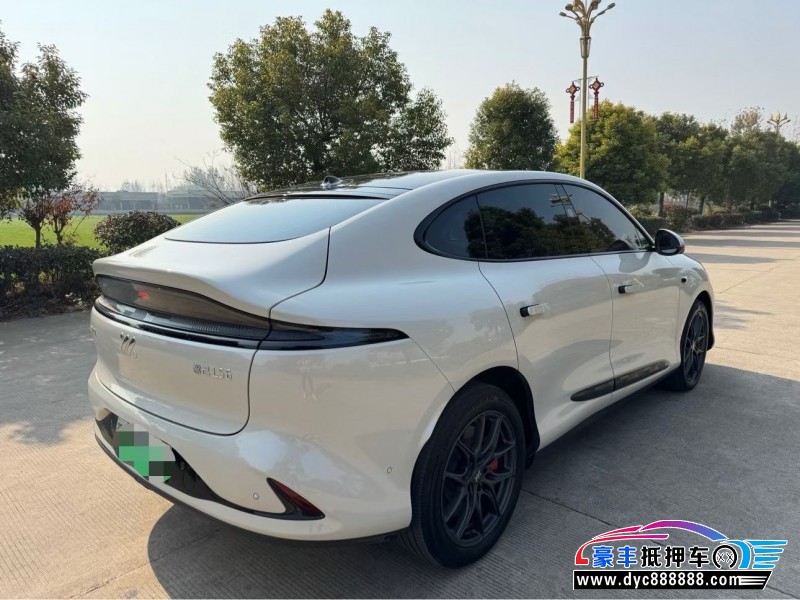 25年智己LS6轿车抵押车出售