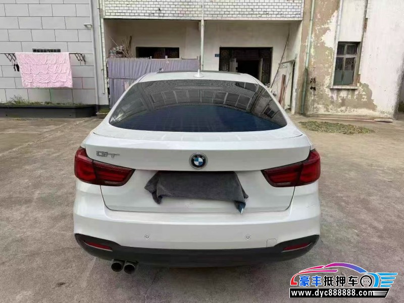 20年宝马3系轿车抵押车出售