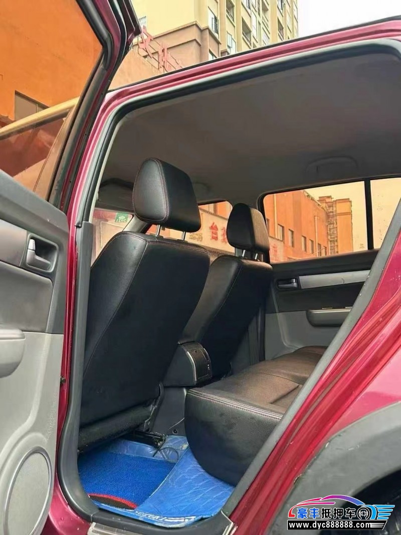 17年铃木雨燕轿车抵押车出售