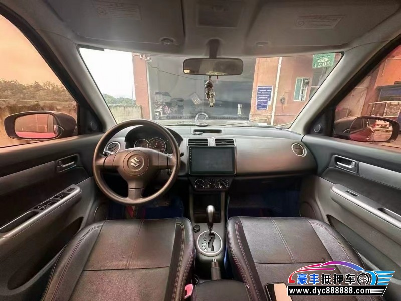 17年铃木雨燕轿车抵押车出售