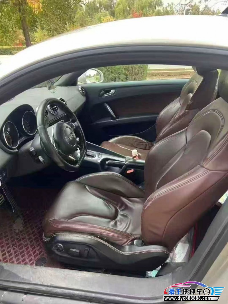 12年奥迪TT轿车抵押车出售