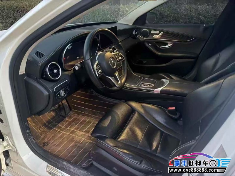 19年奔驰C轿车抵押车出售