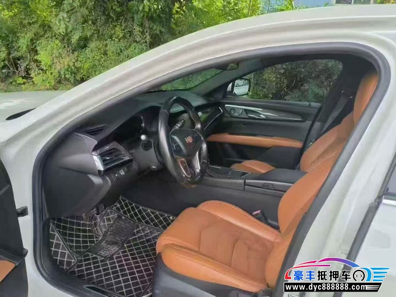 17年凯迪拉克CT6轿车抵押车出售