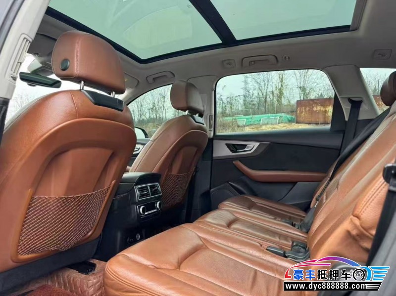 18年奥迪Q7轿车抵押车出售