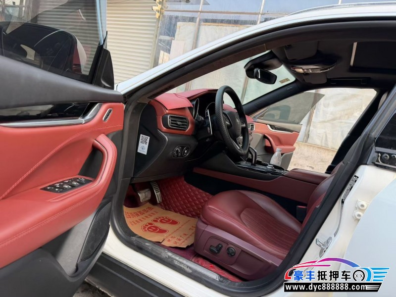 19年玛莎拉蒂莱万特轿车抵押车出售