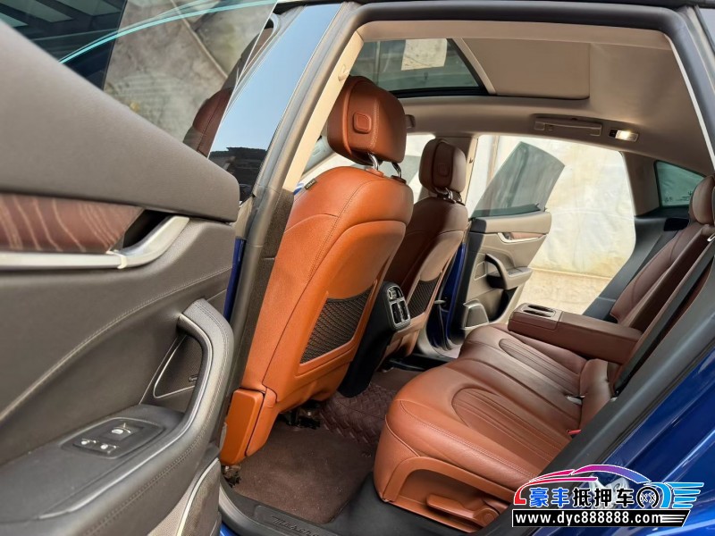 18年玛莎拉蒂莱万特轿车抵押车出售