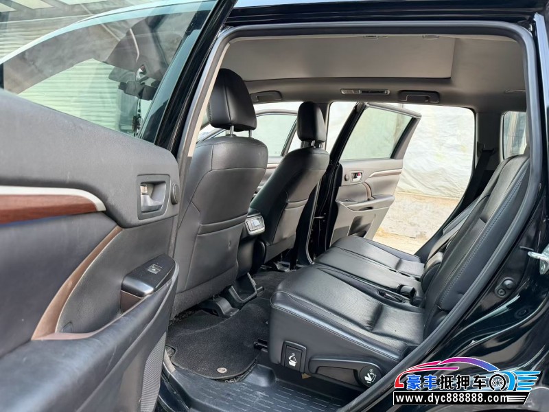 17年丰田汉兰达轿车抵押车出售