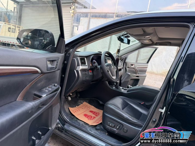 17年丰田汉兰达轿车抵押车出售