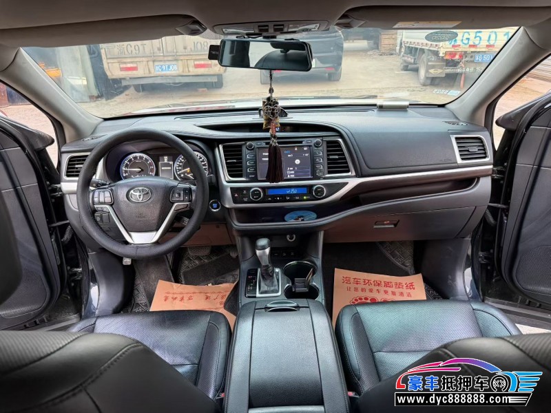 17年丰田汉兰达轿车抵押车出售