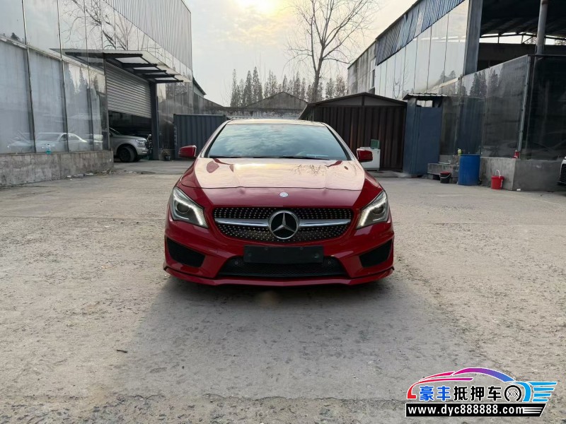 抵押车出售16年奔驰CLA轿车
