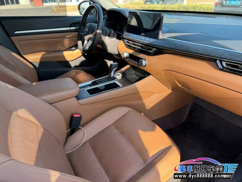 23年日产天籁轿车抵押车出售