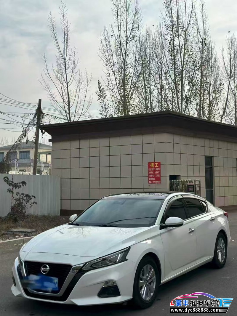 19年日产天籁轿车抵押车出售