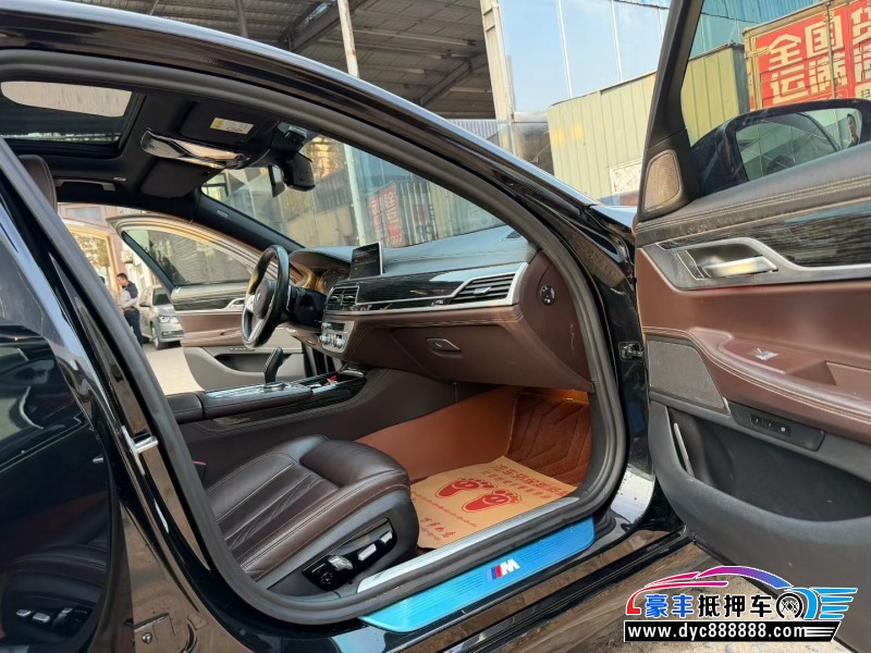 20年宝马7系轿车抵押车出售