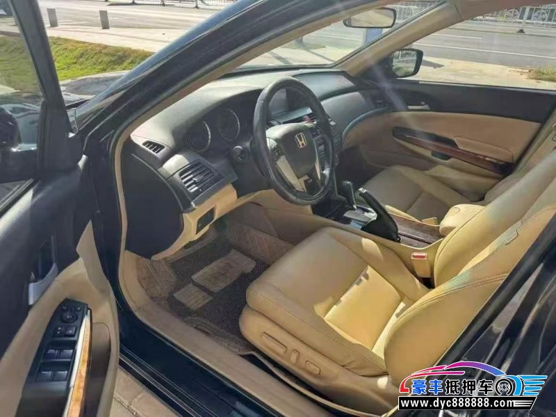 10年本田雅阁轿车抵押车出售