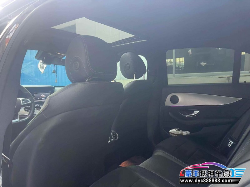 17年奔驰E轿车抵押车出售