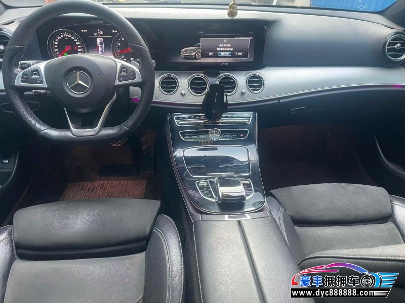 17年奔驰E轿车抵押车出售