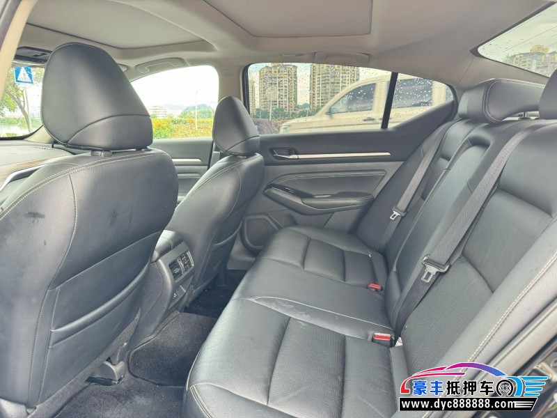 23年日产天籁轿车抵押车出售