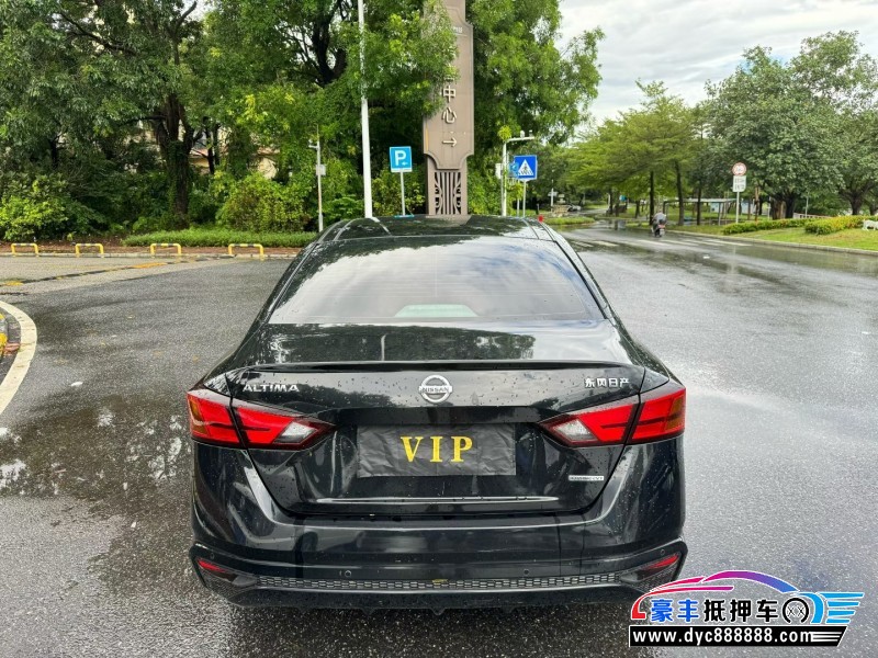 23年日产天籁轿车抵押车出售