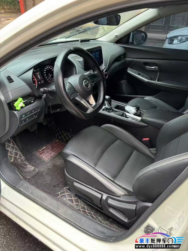 22年日产轩逸轿车抵押车出售