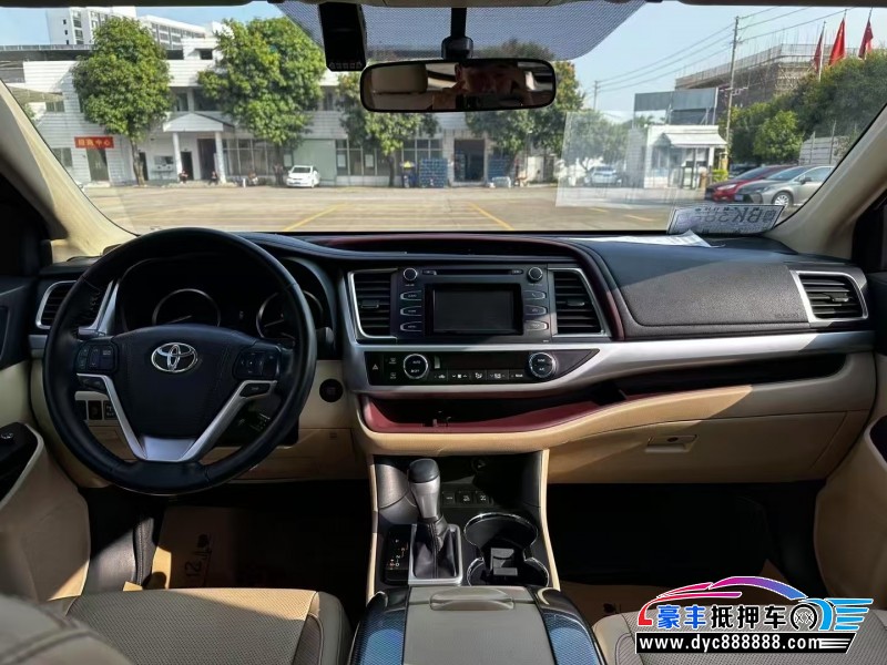 17年丰田汉兰达轿车抵押车出售