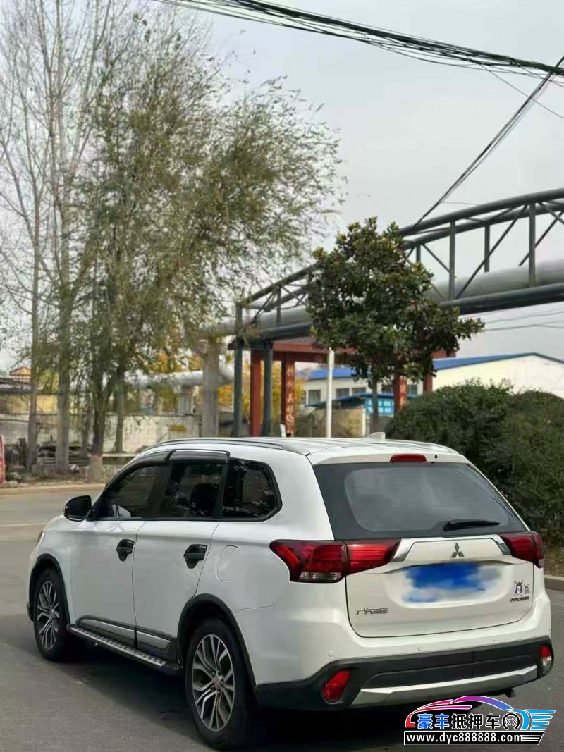 17年三菱欧蓝德轿车抵押车出售