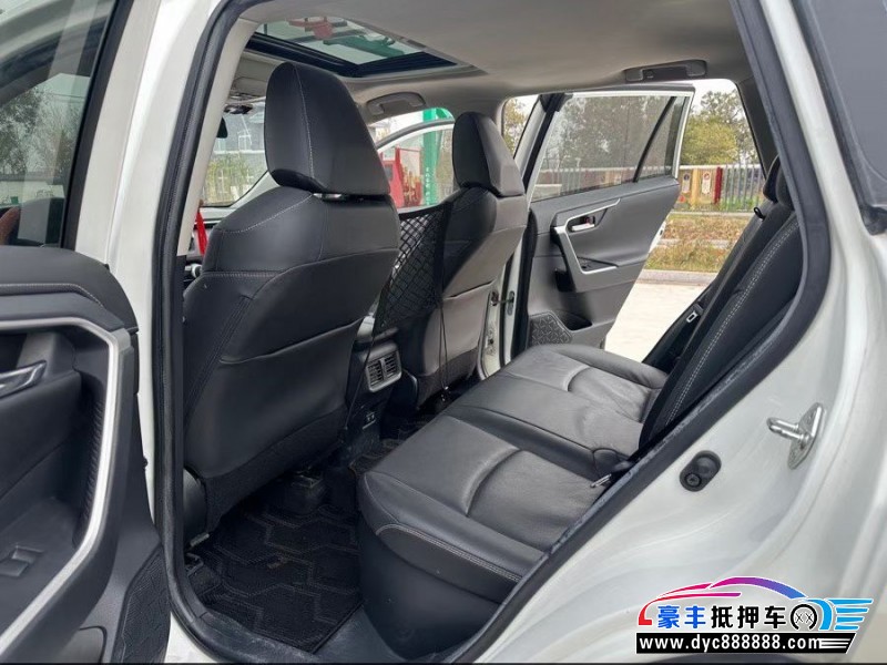 21年丰田RAV4轿车抵押车出售