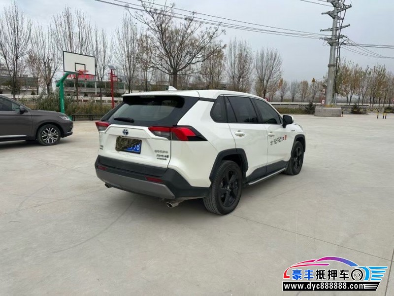 21年丰田RAV4轿车抵押车出售