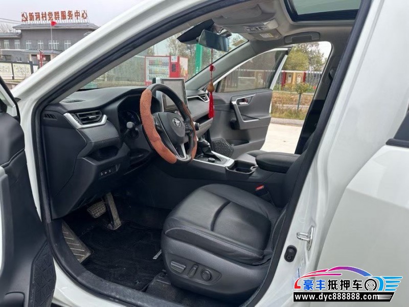 21年丰田RAV4轿车抵押车出售