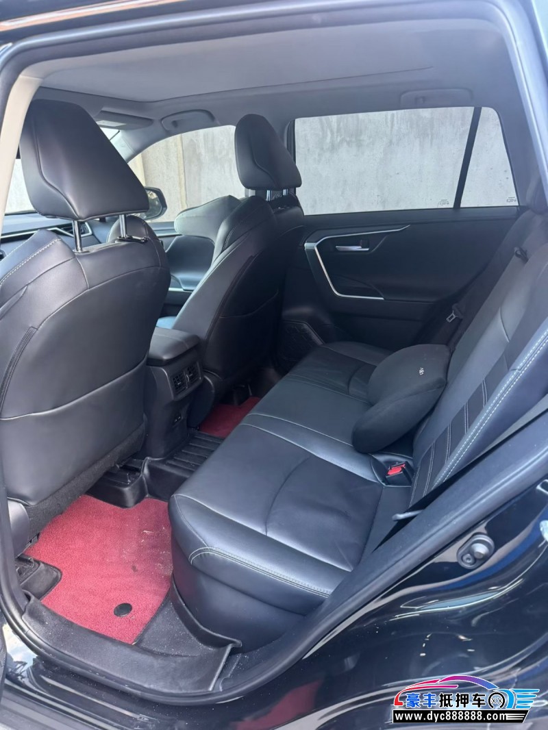 23年丰田威兰达轿车抵押车出售