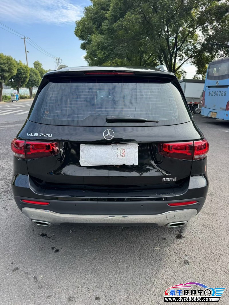 22年奔驰GLB轿车抵押车出售