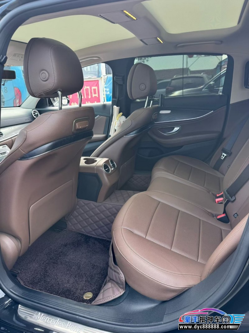 18年奔驰E轿车抵押车出售