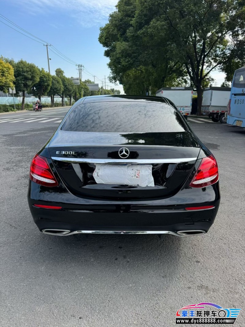 18年奔驰E轿车抵押车出售