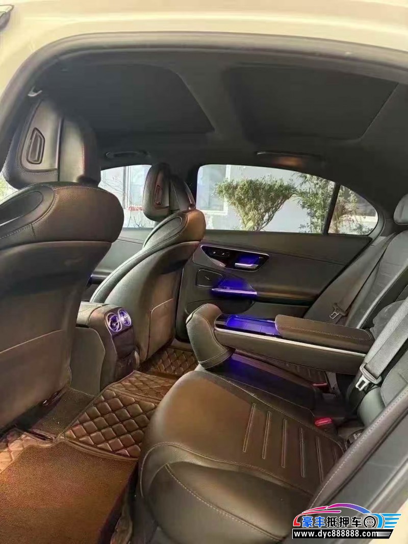 22年奔驰C轿车抵押车出售