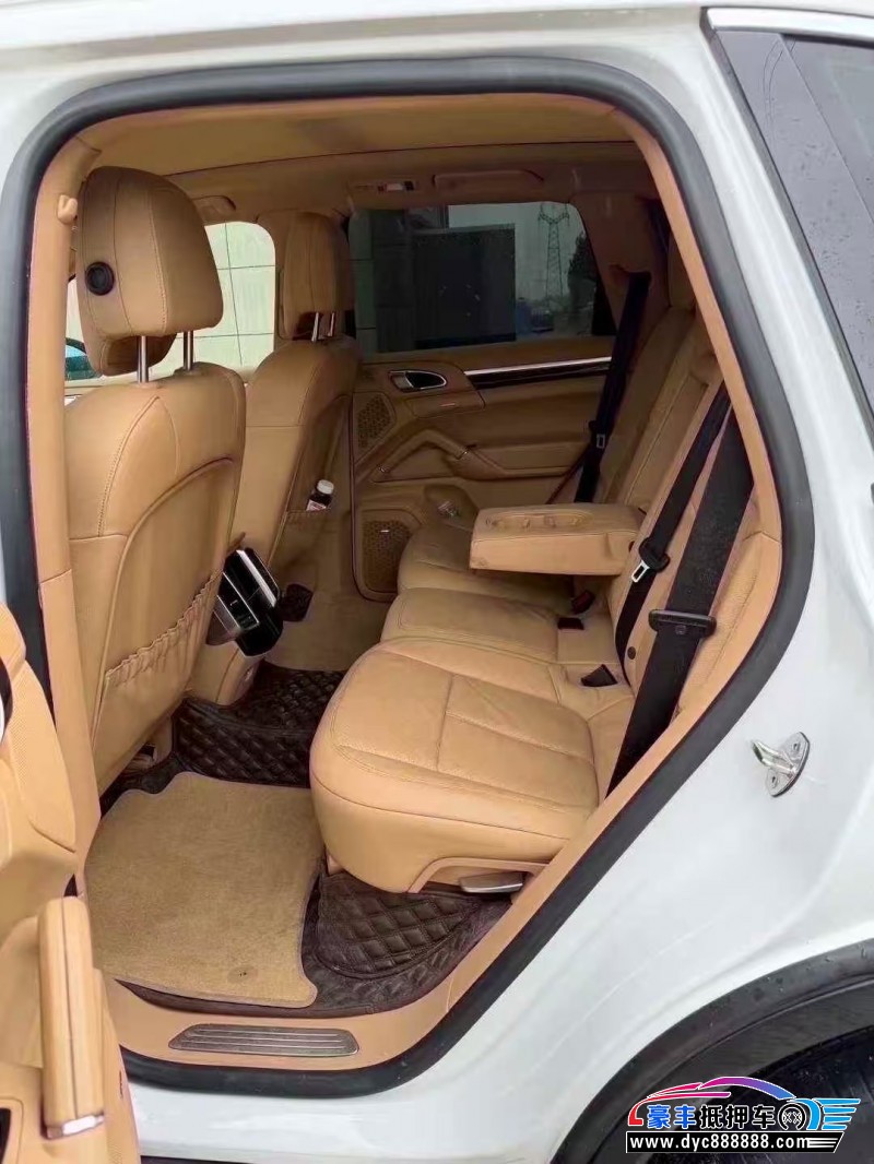 14年保时捷卡宴轿车抵押车出售