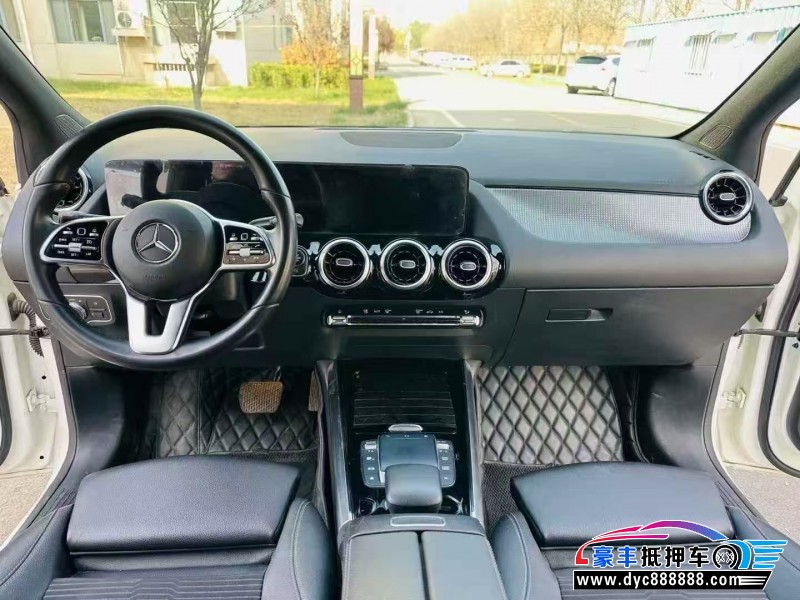 21年奔驰B轿车抵押车出售