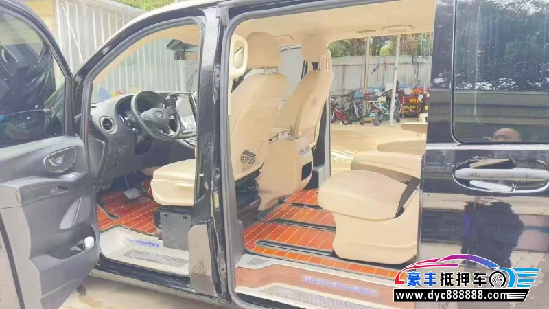 21年奔驰威霆轿车抵押车出售