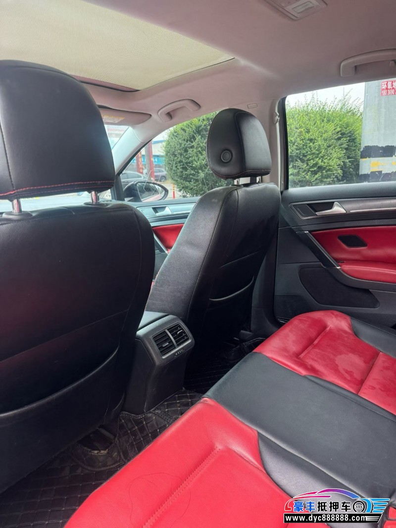 17年大众高尔夫轿车抵押车出售