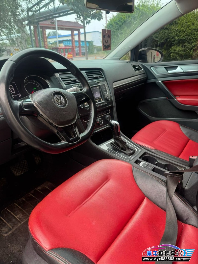 17年大众高尔夫轿车抵押车出售