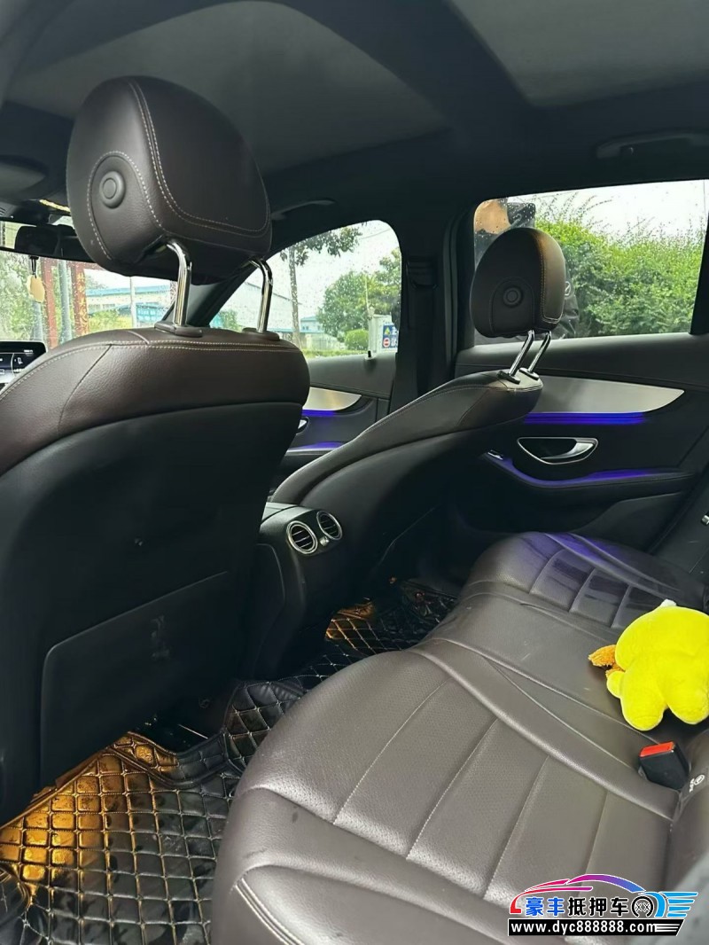 17年奔驰GLC轿车抵押车出售