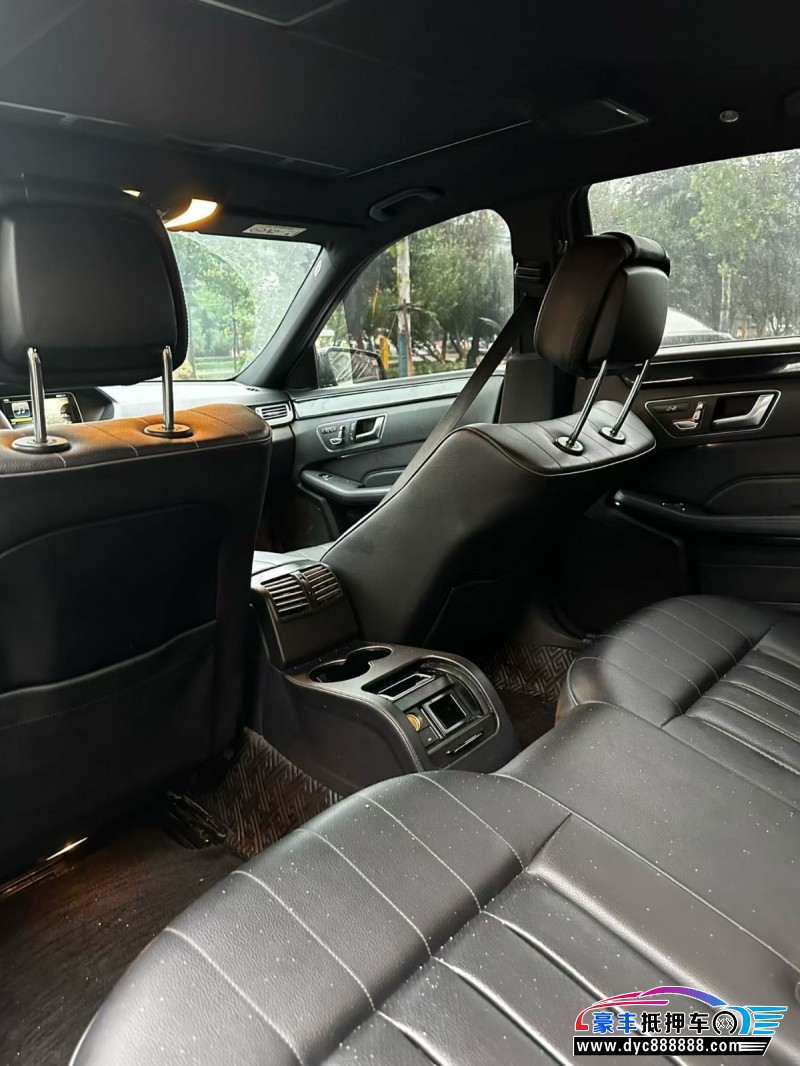 16年奔驰E轿车抵押车出售